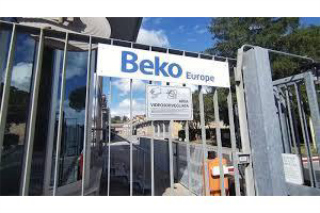 Fabriano -11 operai e 12 impiegati della Beko firmano per l’uscita incentivata
